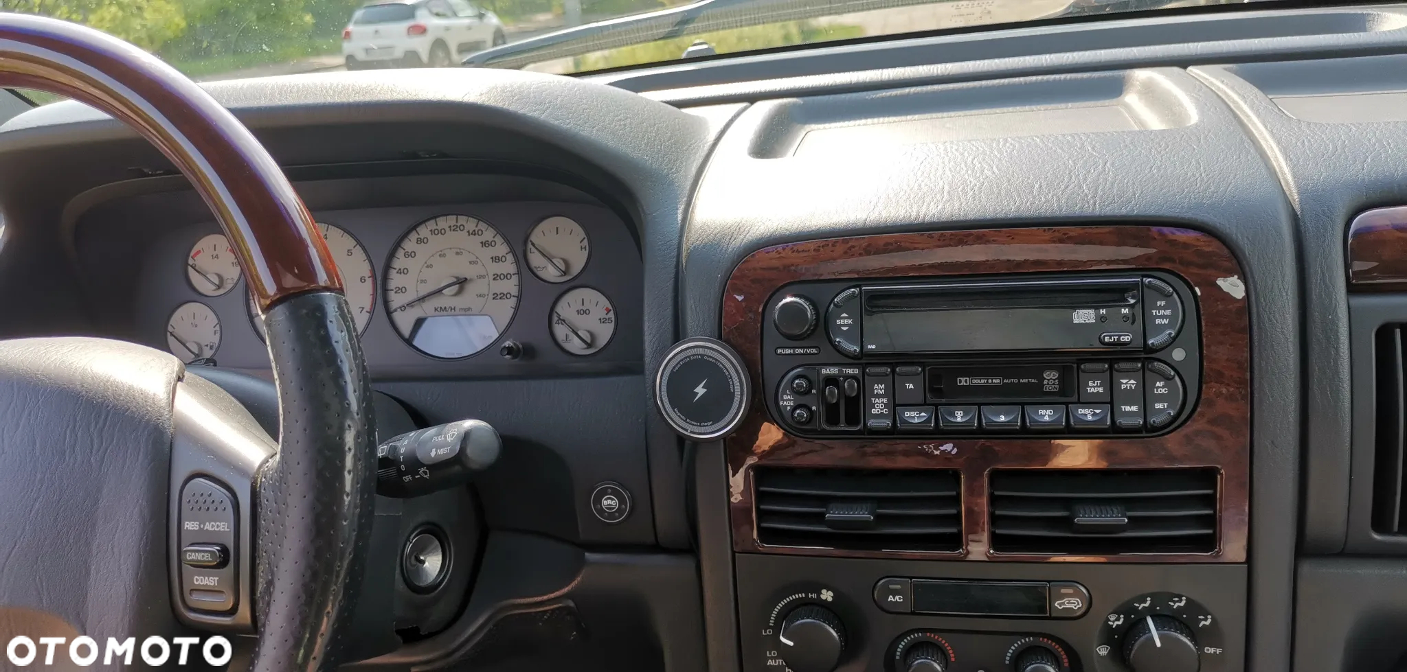 Jeep Grand Cherokee 4.7 Overland - 17