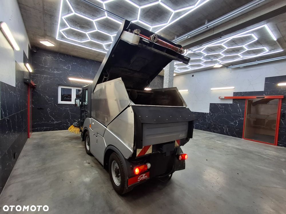 Inny Zamiatarka Hako Citymaster 2000 Klimatyzacja 2 Osie Skrętne Oświetlenie Ostrzegawcze Zamiatarka Chodnikowa 2016r - 7