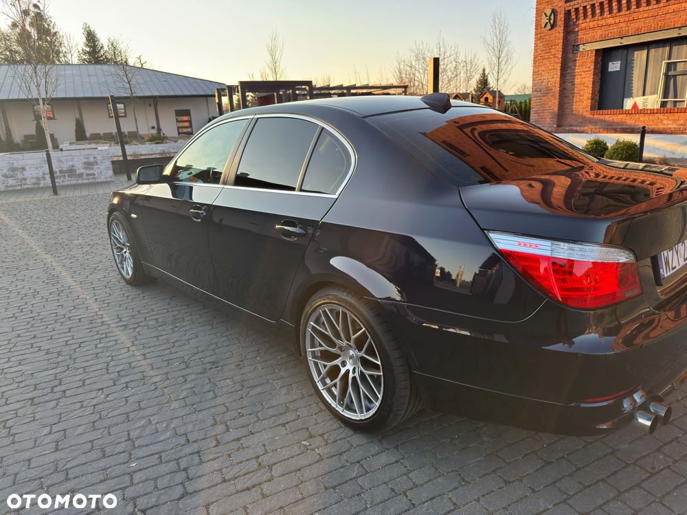 BMW Seria 5 525d - 11