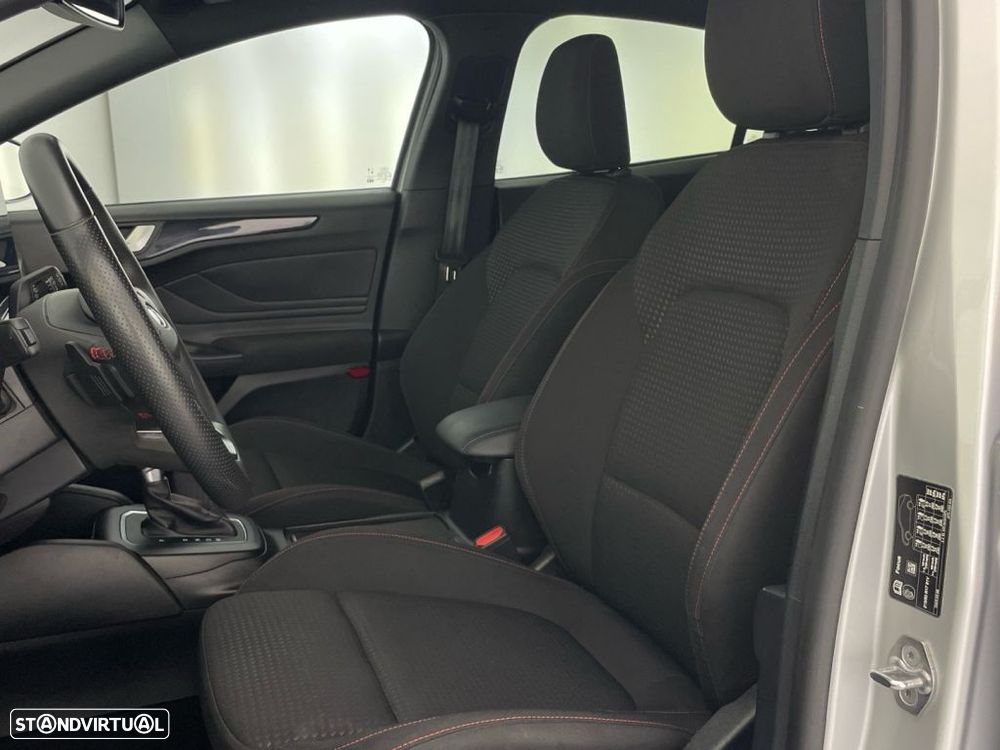 Ford Focus 1.0 EcoBoost ST-Line Aut. — fotografia 17