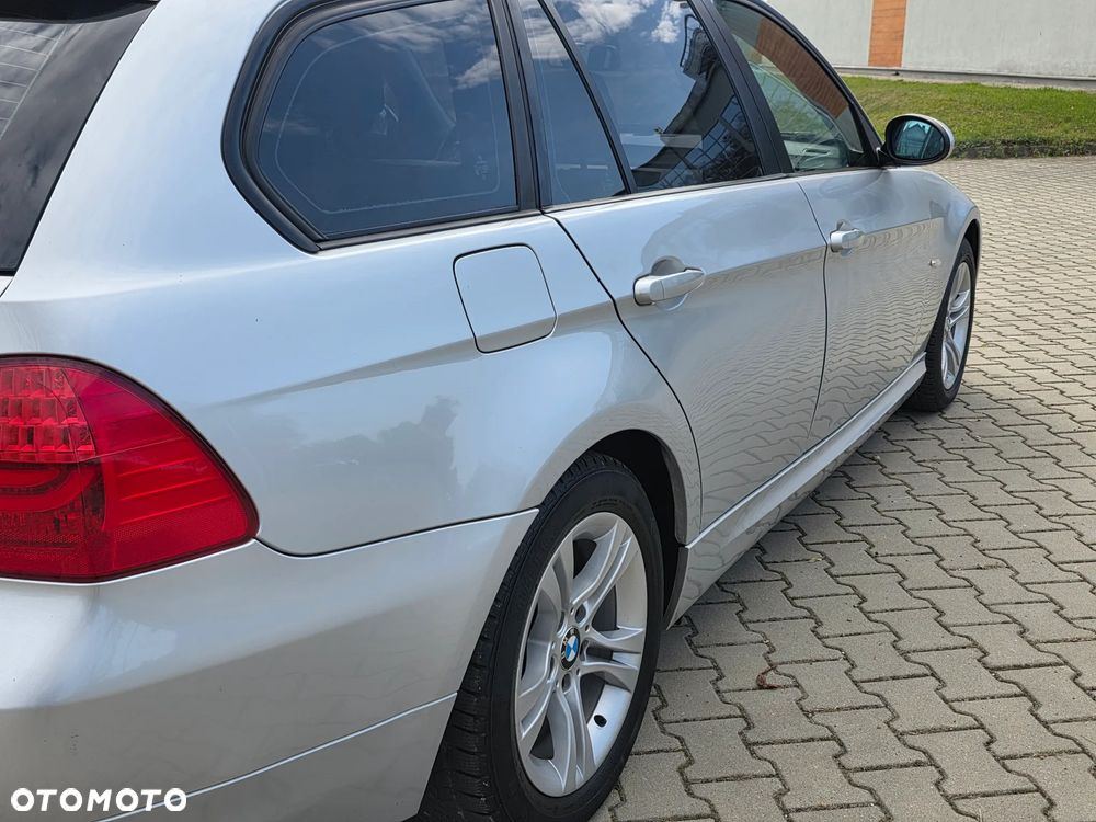 BMW Seria 3 318d DPF Edition Exclusive - 15