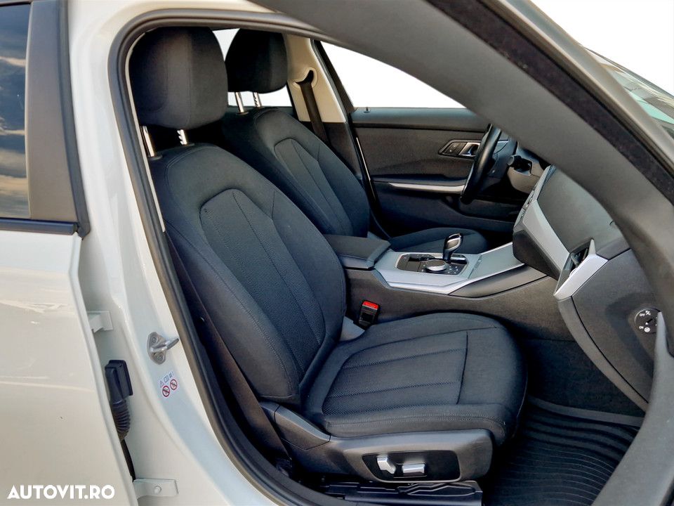 BMW Seria 3 318i AT - 14