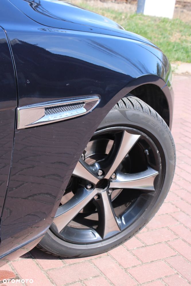 Jaguar XF 20d Prestige - 21