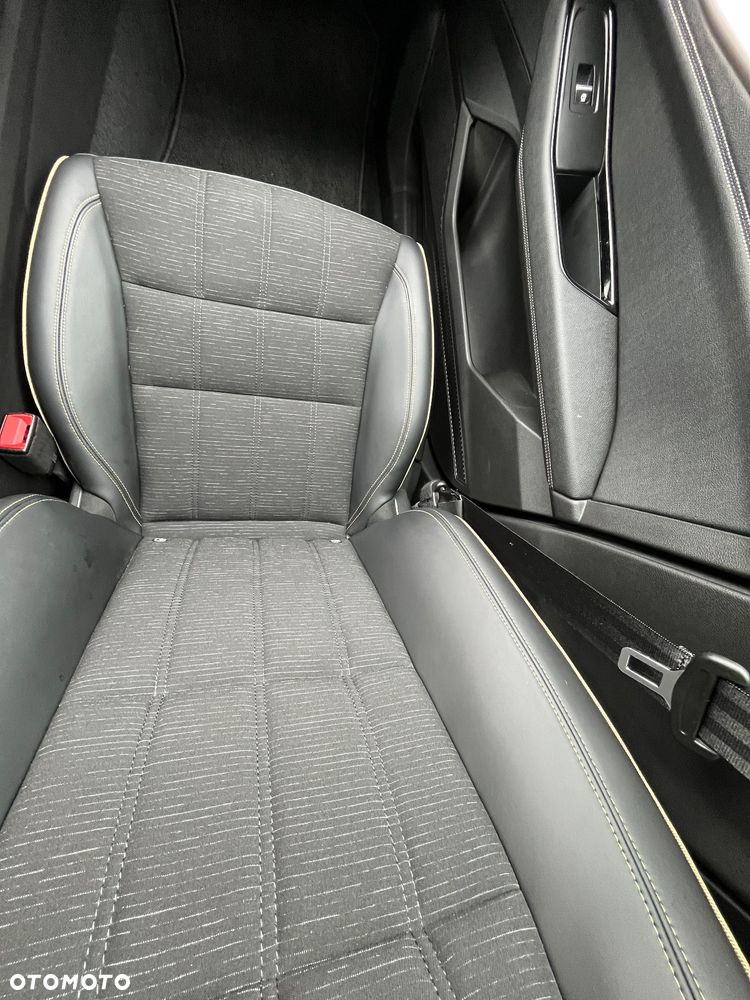 Renault Austral 1.2 E-Tech Full Hybrid 200 Iconic MMT - 19
