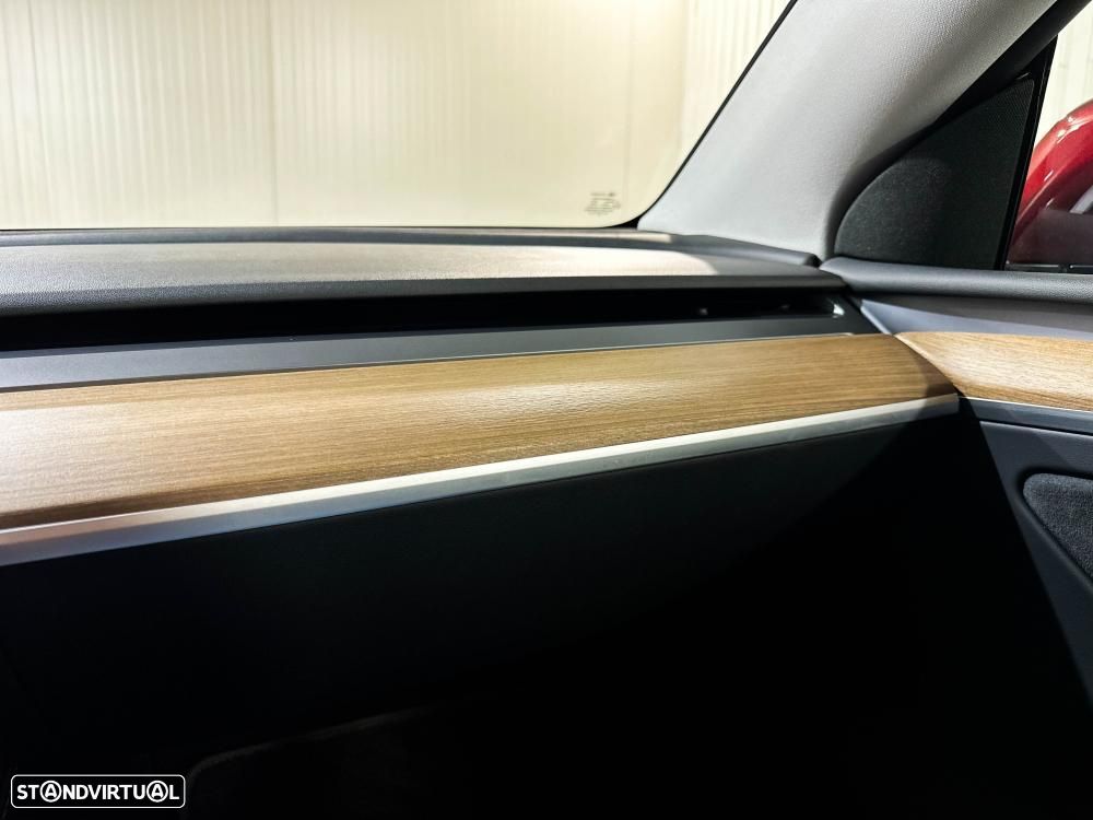 Tesla Model Y Performance Dual Motor AWD — fotografia 32