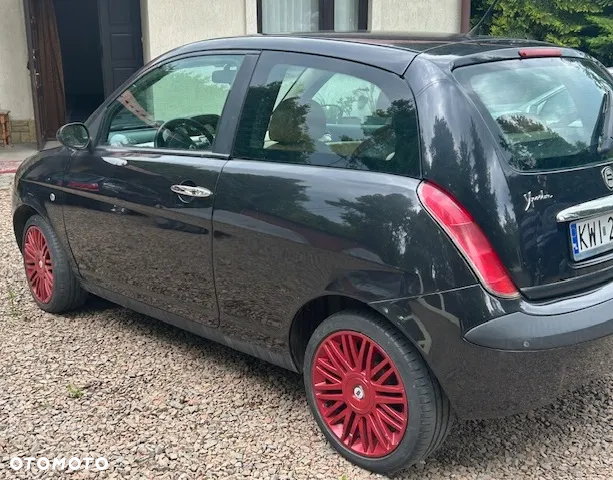Lancia Ypsilon 1.2 16v Class - 10