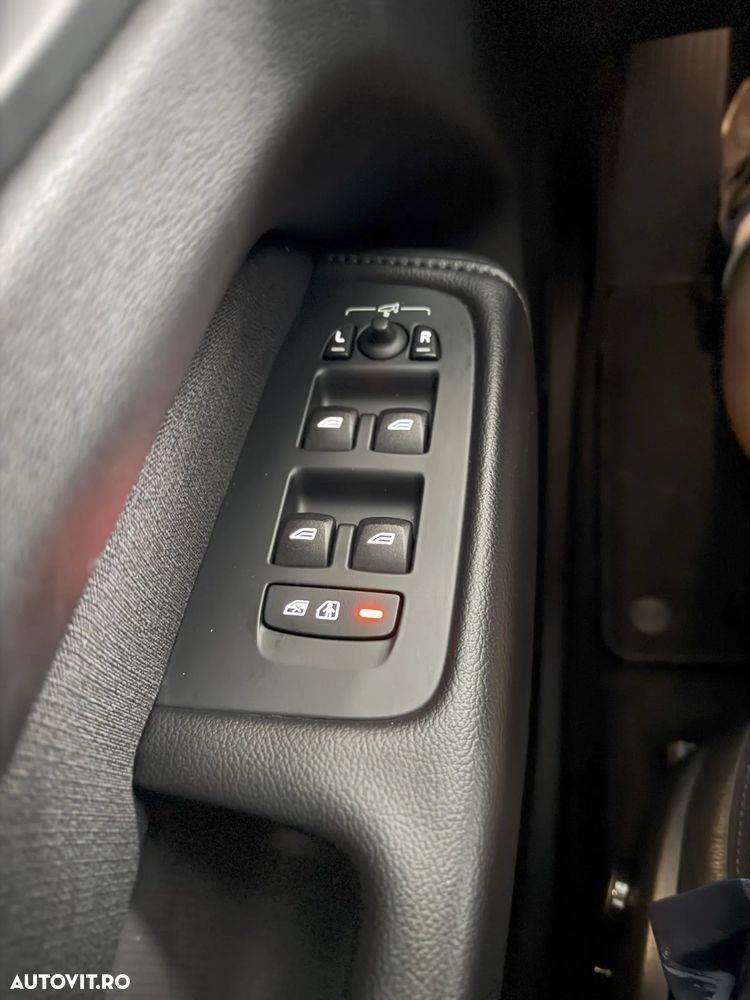Volvo XC 60 D4 Momentum Pro - 30