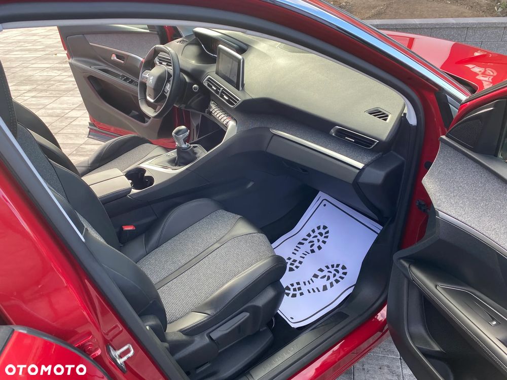 Peugeot 3008 1.2 PureTech Allure S&S - 34