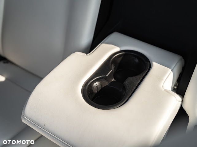 Tesla Y Model Long Range Dual Motor AWD - 29
