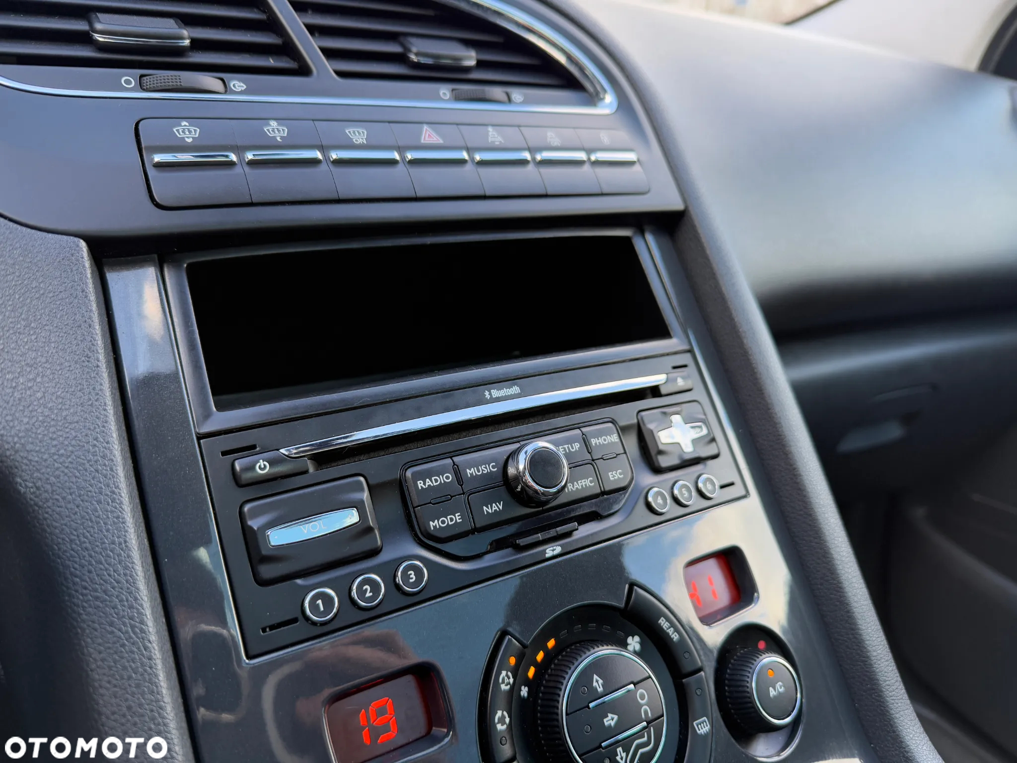 Peugeot 5008 1.6 HDi Access 7os - 28