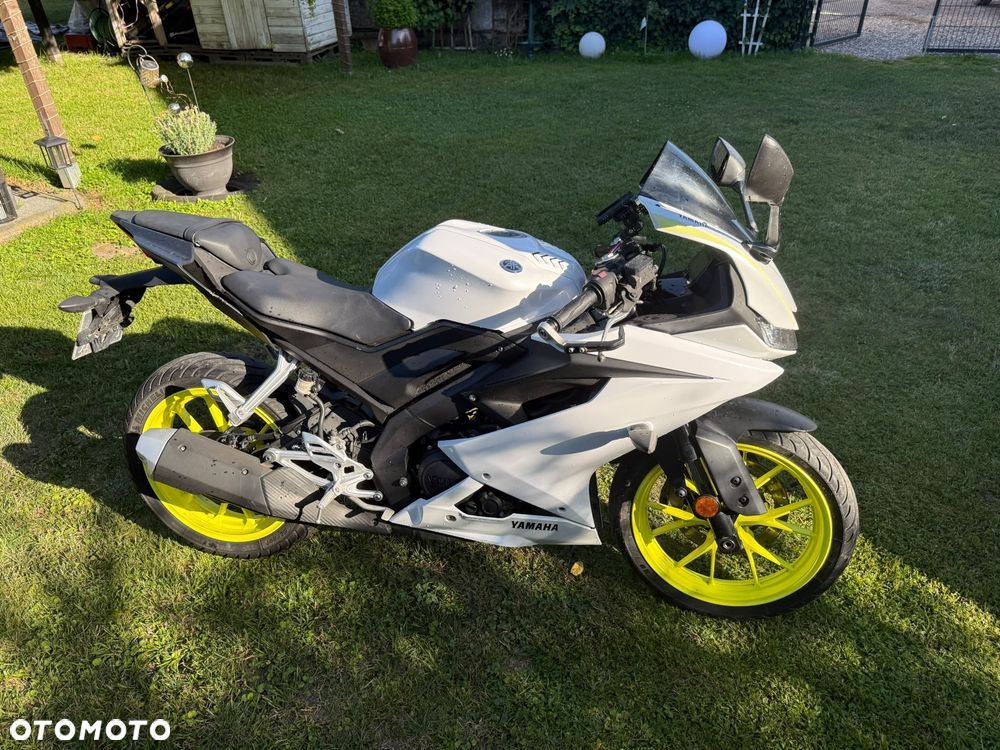 Yamaha YZF - 4