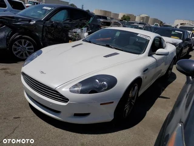 Aston Martin DB9 Touchtronic II - 17