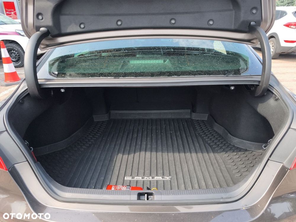 Toyota Camry 2.5 Hybrid Prestige CVT - 13