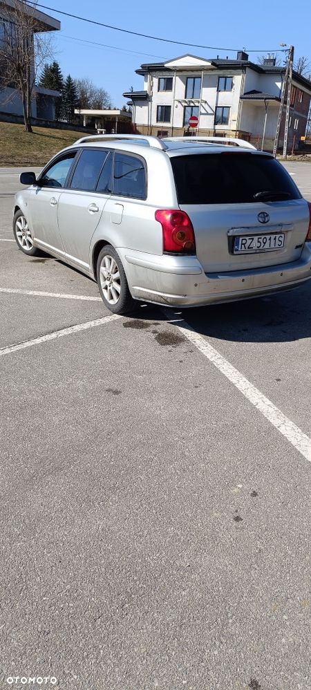 Toyota Avensis - 4