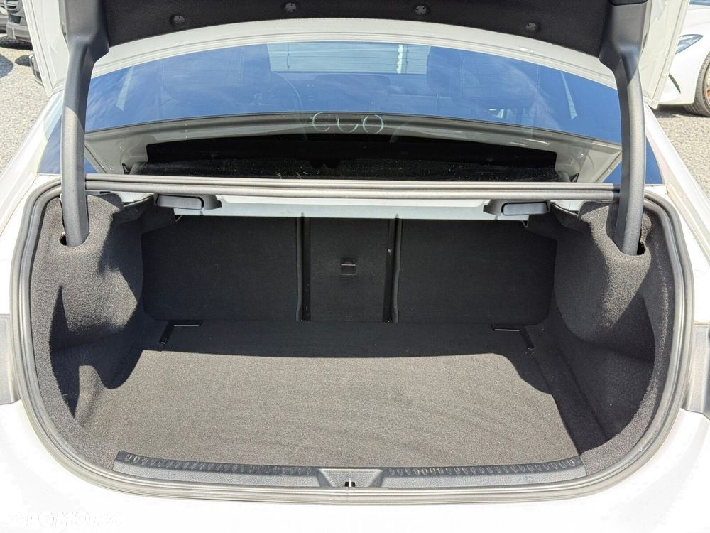 Mercedes-Benz Klasa A 200 d Progressive 8G-DCT - 29
