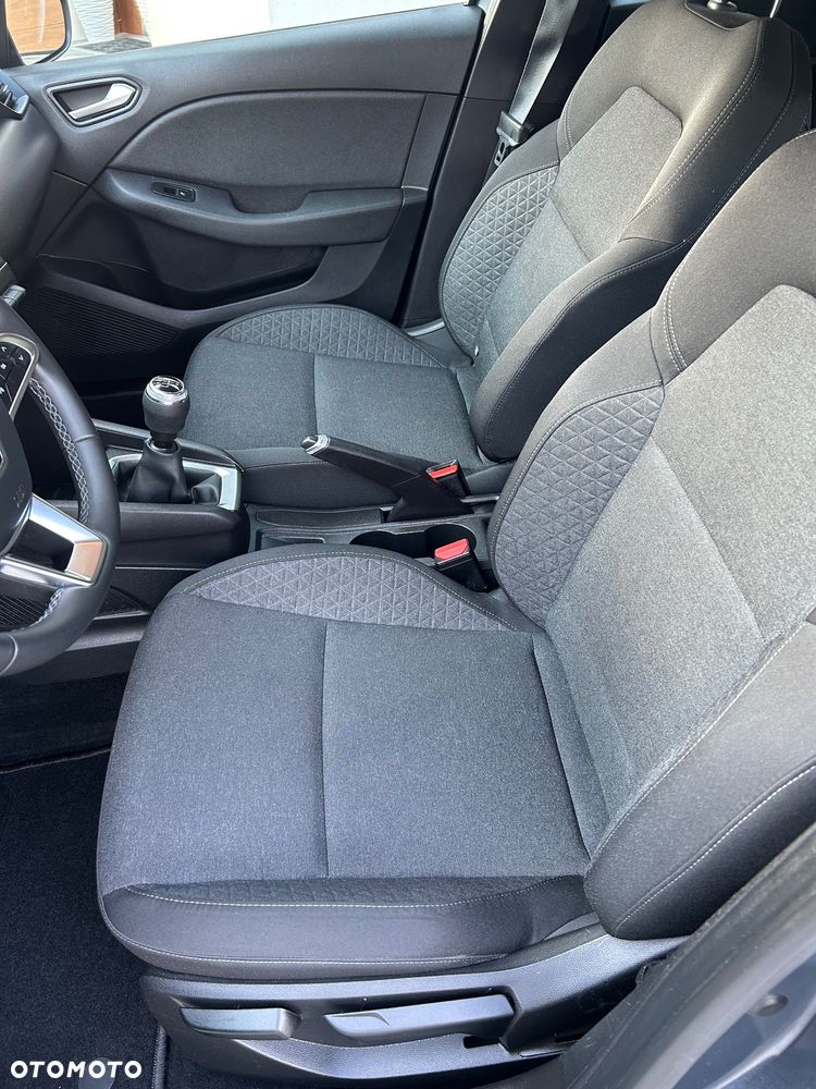 Renault Clio - 22