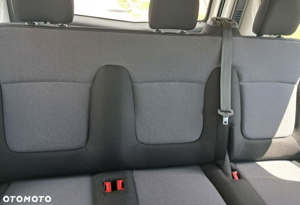 Opel Vivaro - 19