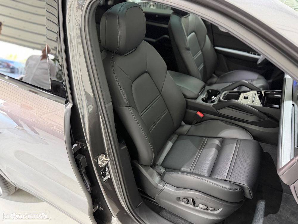 Porsche Cayenne Coupé E-Hybrid - 41