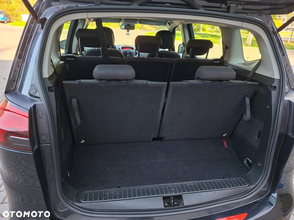 Opel Zafira - 17