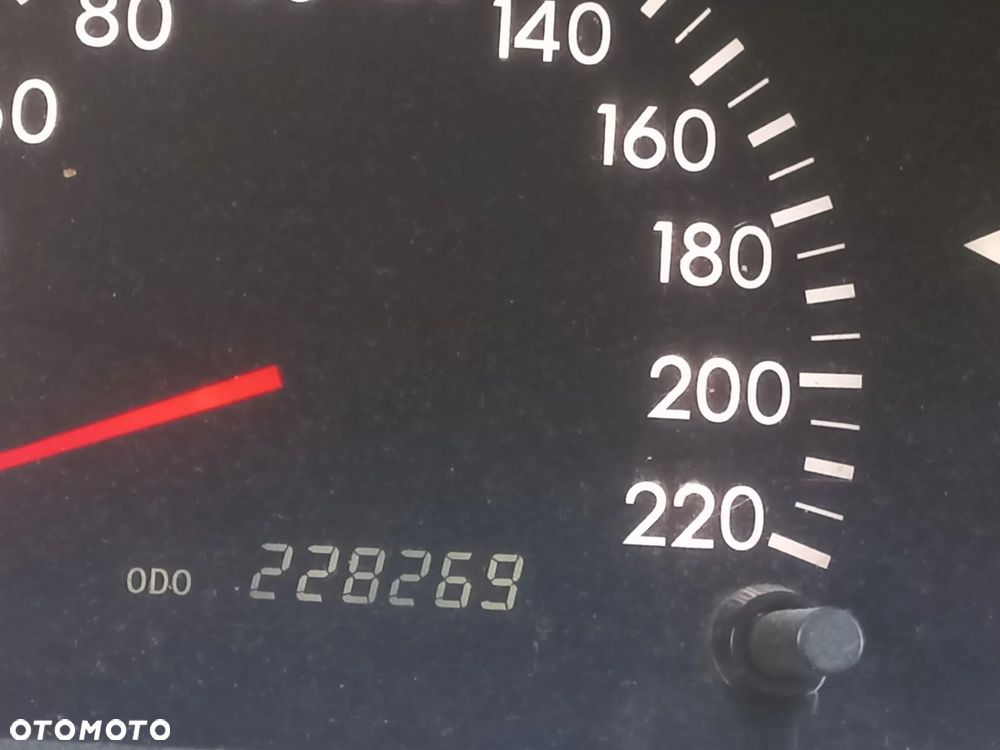 Toyota Corolla - 10