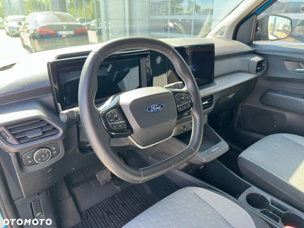 Ford transit-courier silnik elektryczny 136KM Van Limited - 15