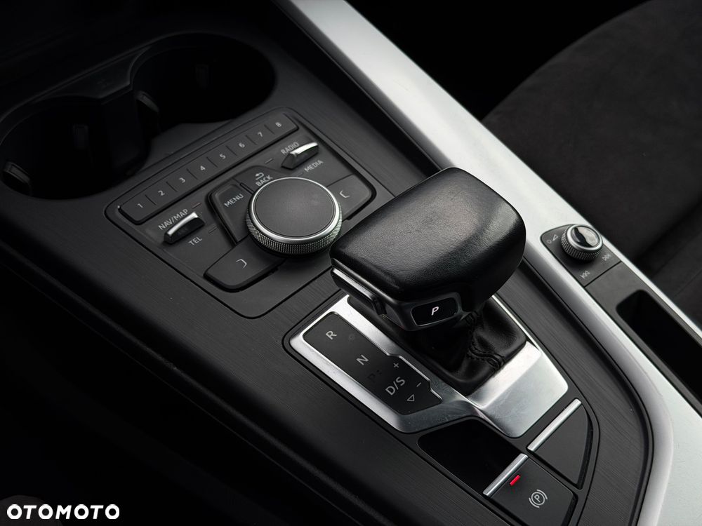 Audi A4 Limousine 2.0 TDI S tronic - 24