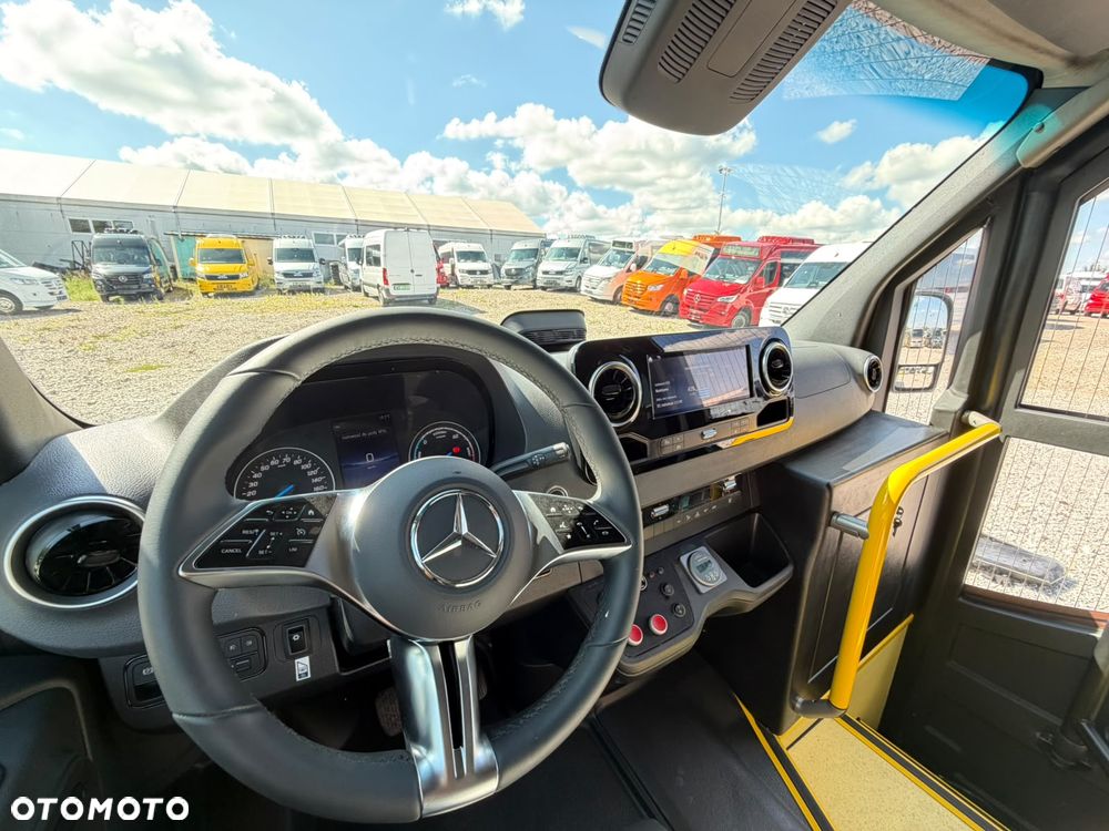 Mercedes-Benz eSprinter - 24