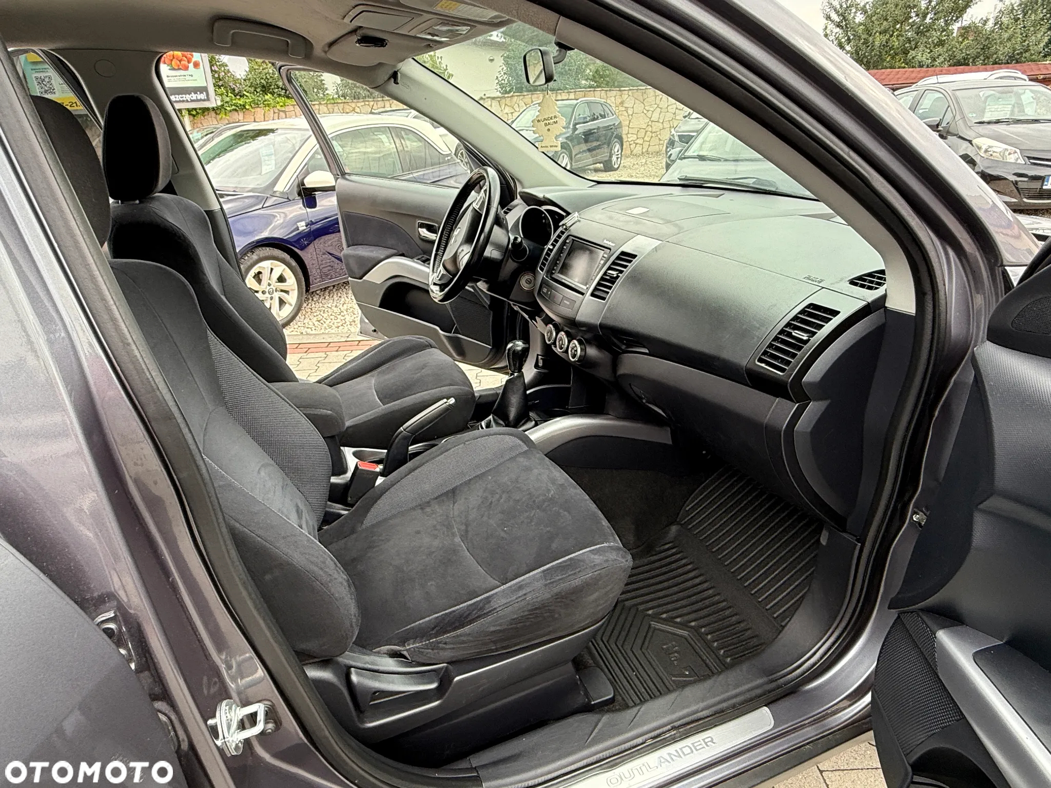 Mitsubishi Outlander 2.4 Intense + - 7
