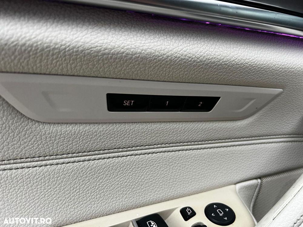 BMW Seria 5 520d xDrive AT - 13