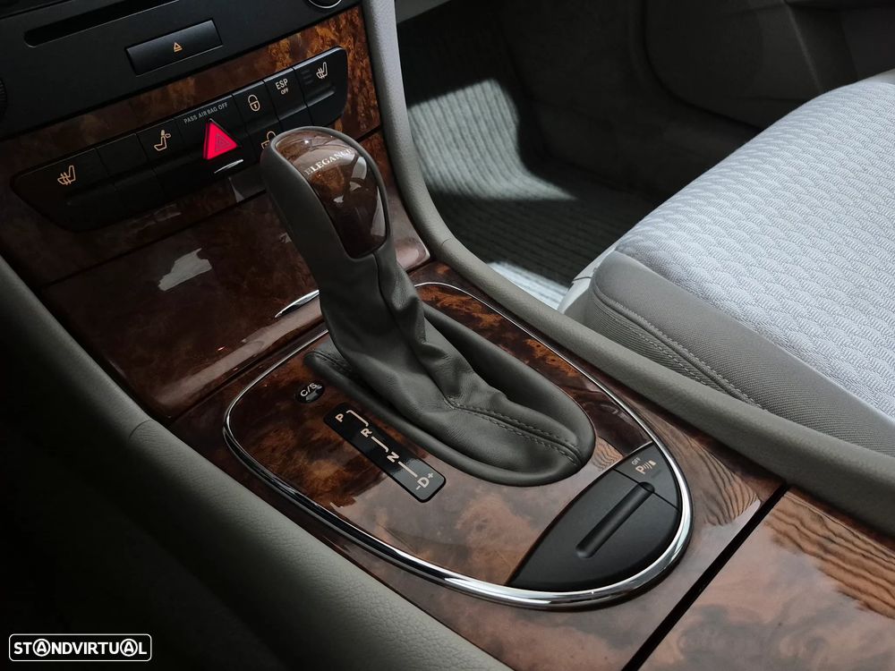 Mercedes-Benz E 220 CDI Auto Elegance - 12