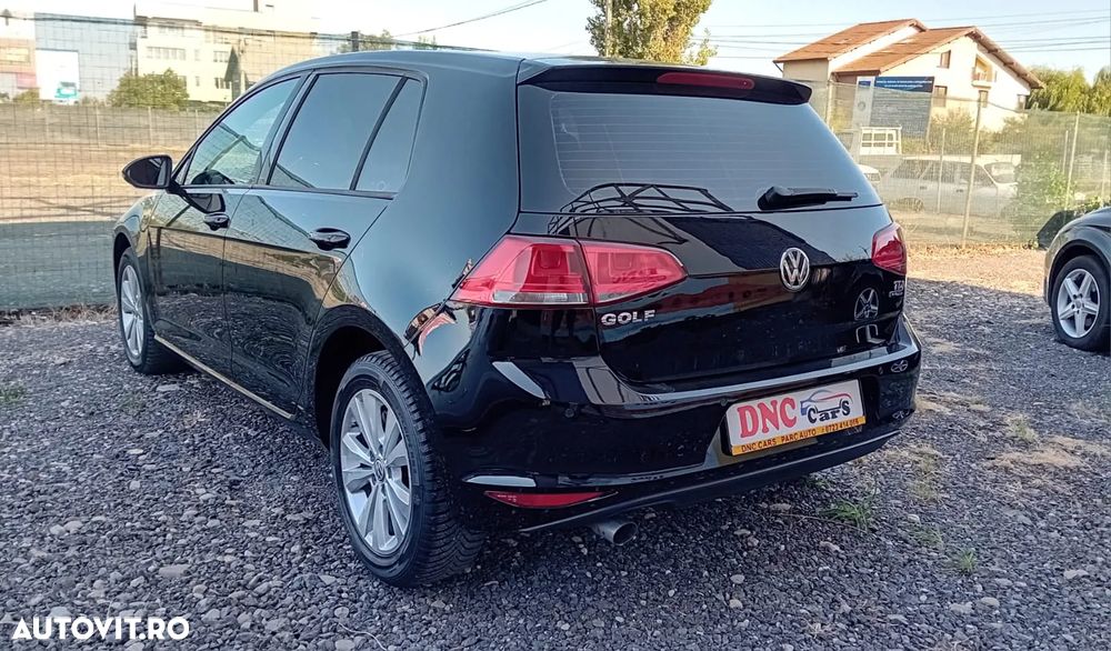 Volkswagen Golf 1.6 TDI DPF BlueMotion Technology Highline - 11