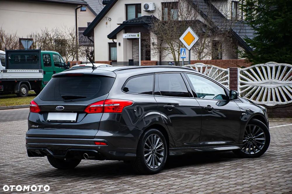 Ford Focus 1.5 EcoBoost Titanium ASS - 26