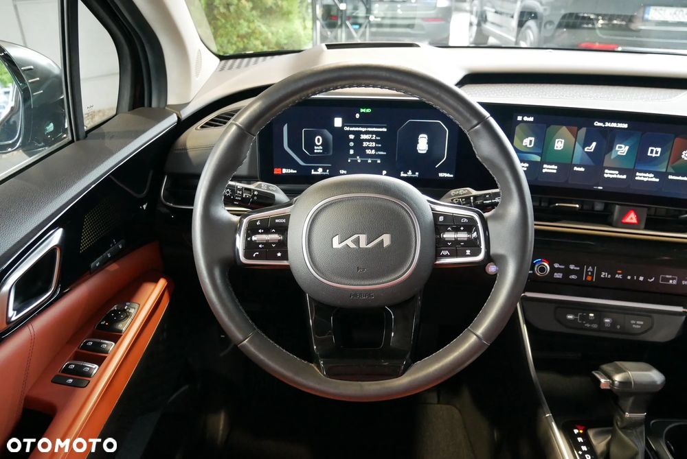 Kia Carnival - 17