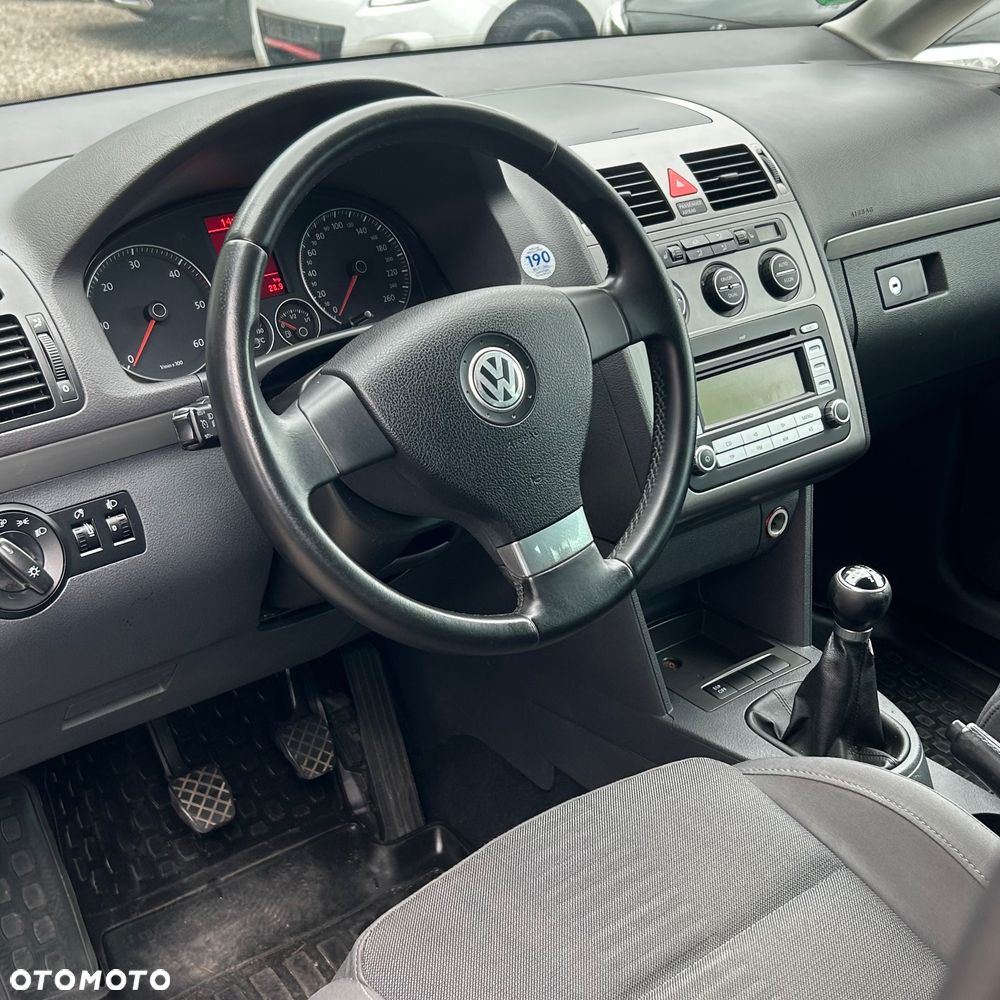 Volkswagen Touran 2.0 TDI DPF Highline - 16