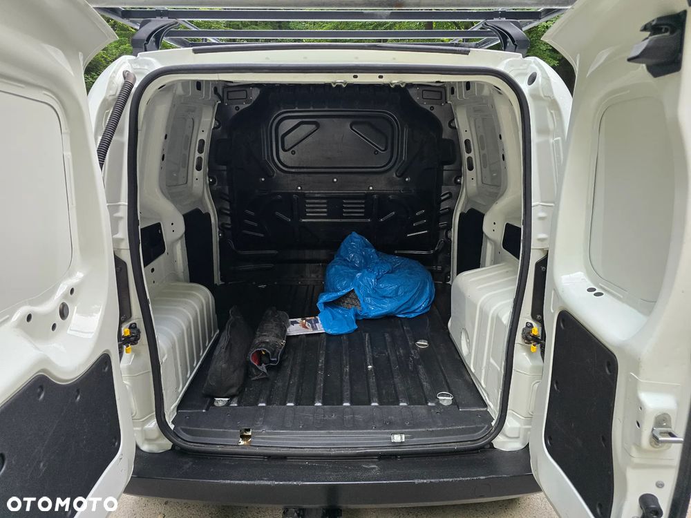 Fiat Fiorino Kombi 1.4 8V Base - 14