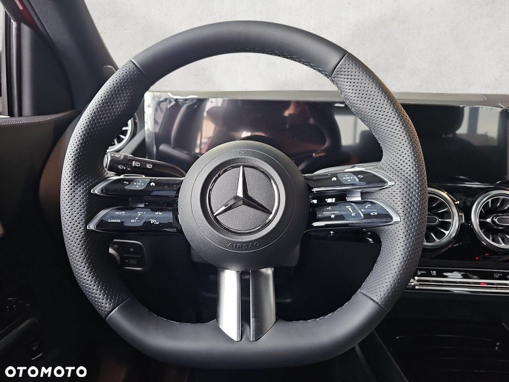 Mercedes-Benz GLA - 15