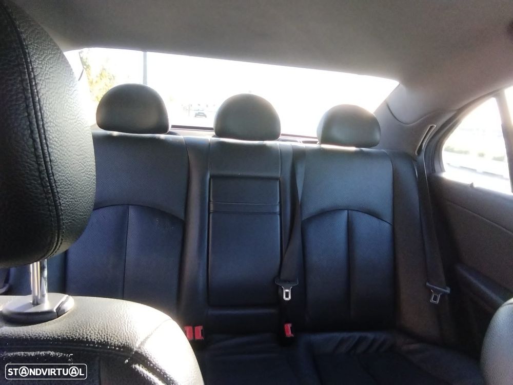 Mercedes-Benz E 200 - 18