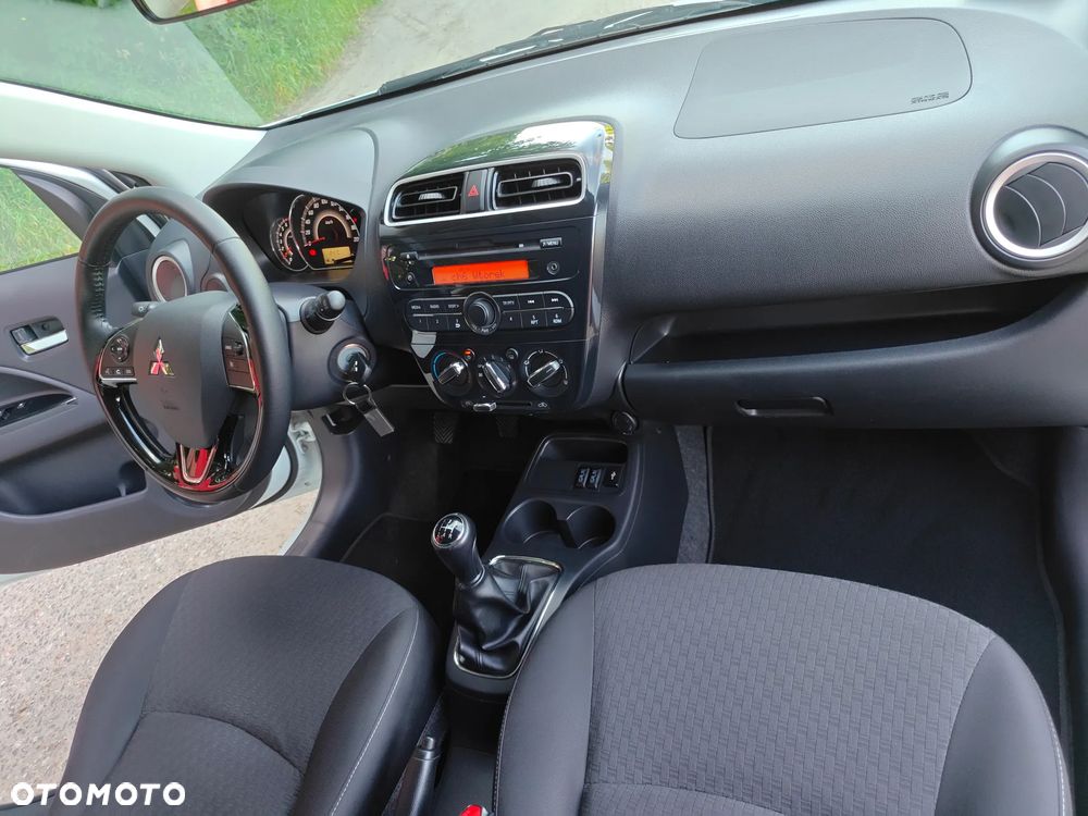 Mitsubishi Space Star 1.2 AS&G Invite - 10