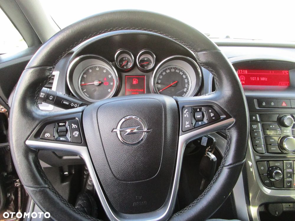 Opel Astra 1.4 T Cosmo - 37