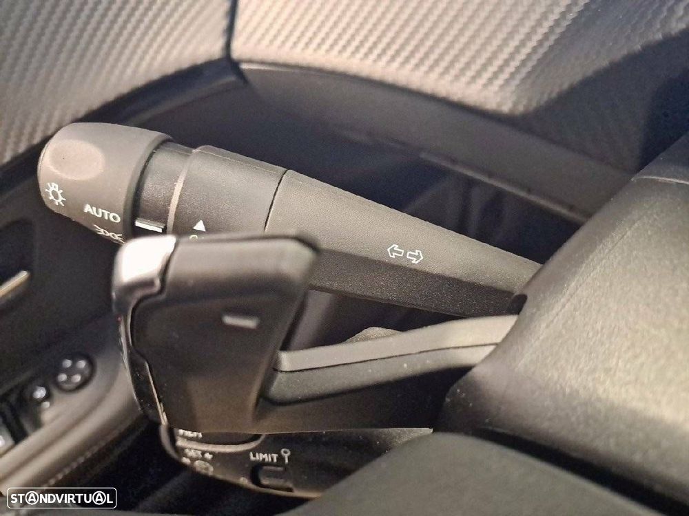 Peugeot 208 1.2 Hybrid Allure e-DCS6 - 14