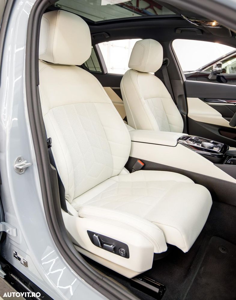 BMW Seria 5 550e xDrive AT PHEV - 11