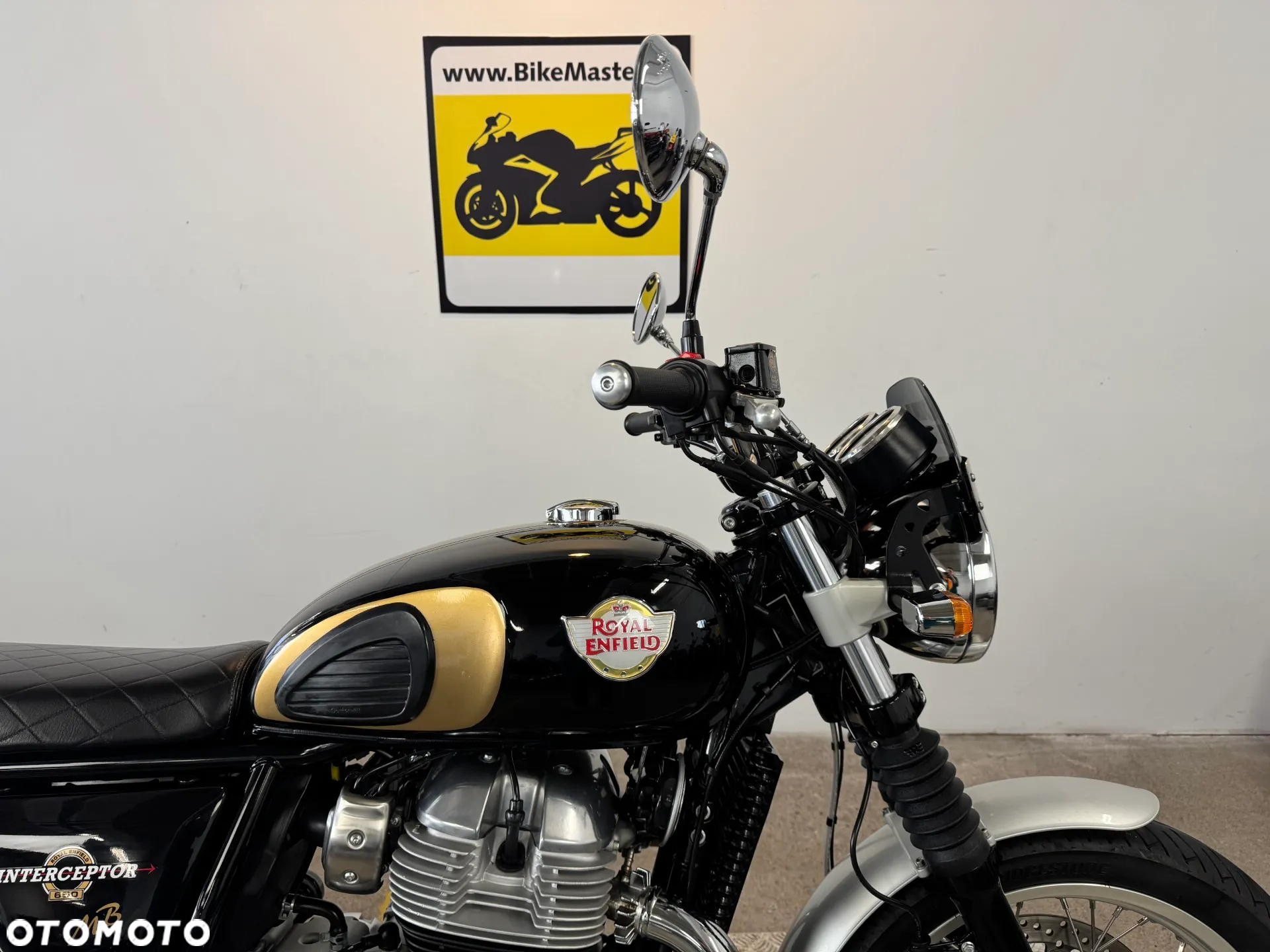 Royal Enfield Interceptor - 10