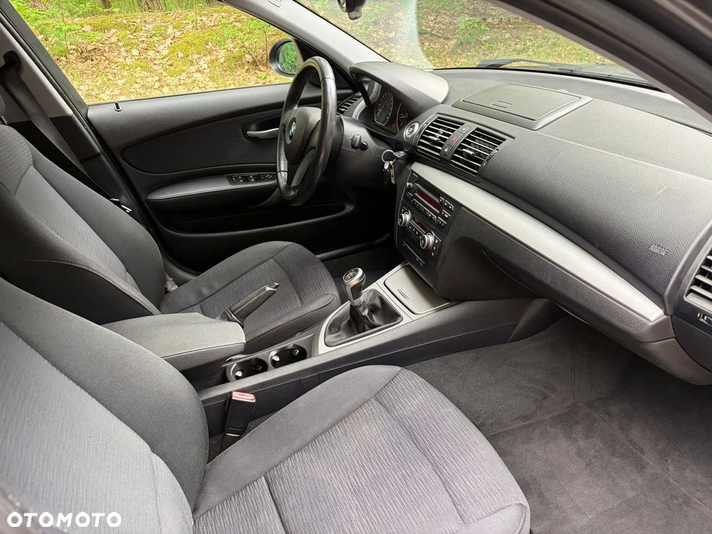 BMW Seria 1 116i - 24