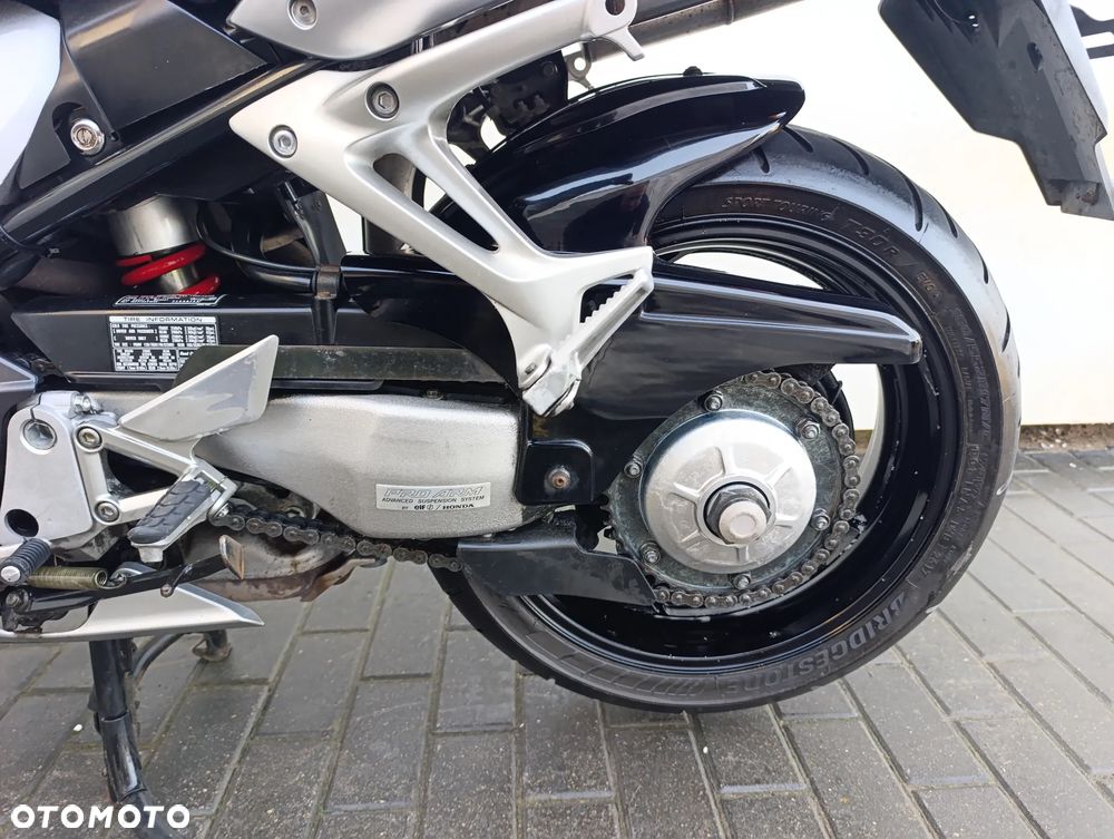 Honda VFR - 16