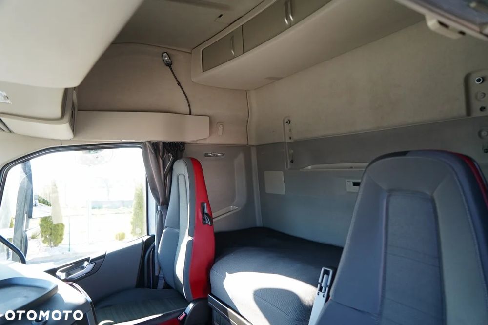 Volvo FH 460 / TANDEM PRZEJAZDOWY / 120 M3 / KLIMA POSTOJOWA / OŚ PODNOSZONA I SKRĘTNA / MOCNA PODŁOGA / + PRZYCZEPA FRUEHAUF 8.10 M / SAF / - 29