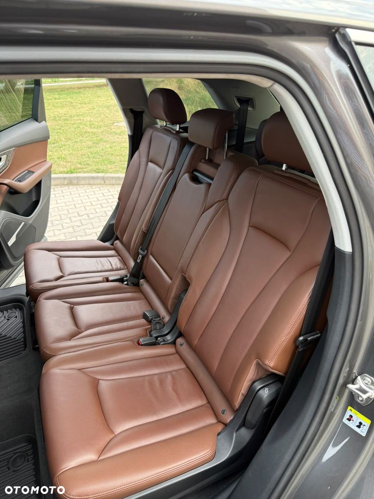 Audi Q7 - 10