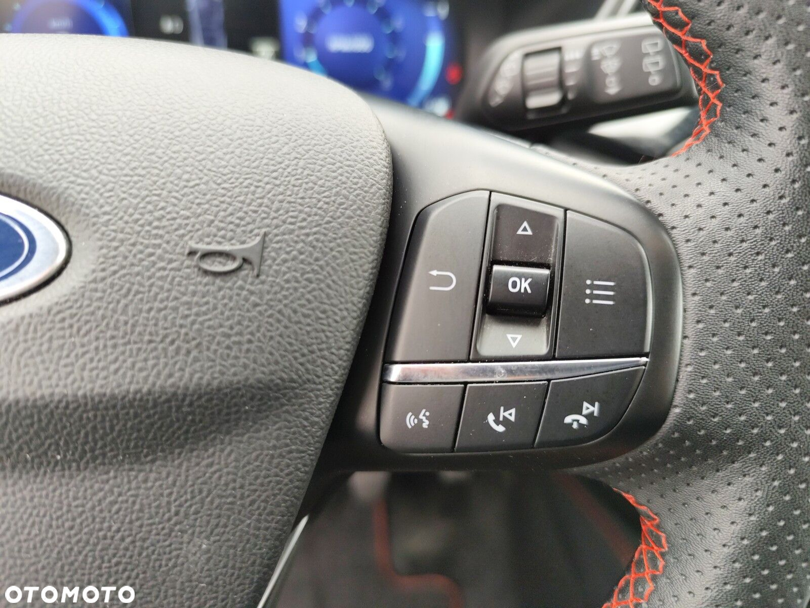 Ford Kuga - 24