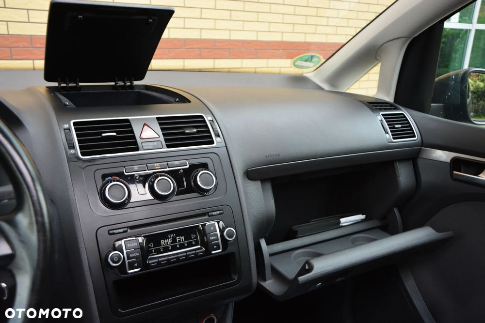 Volkswagen Touran 2.0 TDI DPF BlueMotion Technology Highline - 26