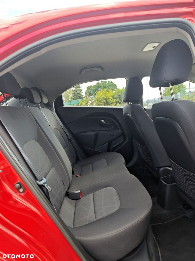 Kia Rio - 25
