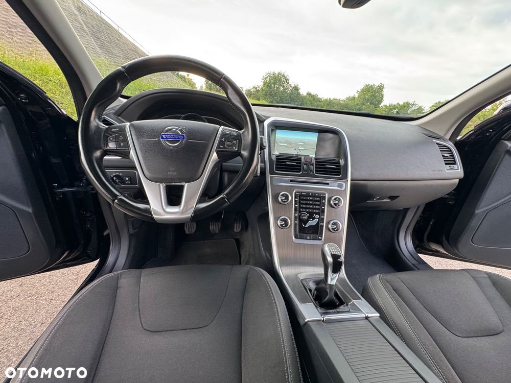 Volvo XC 60 D4 Momentum - 8